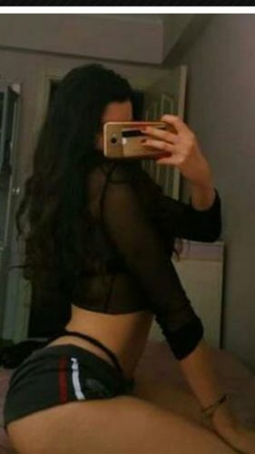 Atakent Escort İlanları'nın Çarpıcı ve Tutkulu güzeli