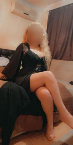 Atakent Escort İlanları: Sizinle Tanışmayı Bekleyen Şehvetli Akşamın Saçları