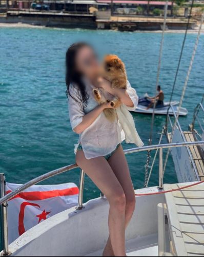 Atakent'in Büyüleyici Escort Bayanı ile Özel Anlar