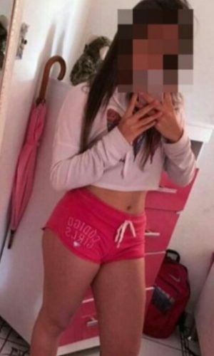 Baştan çıkaran deneyimli escort Emine