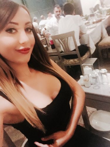 Cıvıl-cıvıl buğday tenli eskort Gülçin