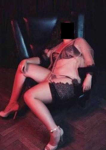 Eşsiz fatezi yapan eskort Rebia