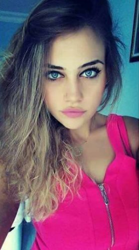Etkileyici esmer hatun Ekim