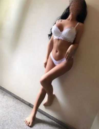 Fazla Seksapel ve Bondage Gören Canik Escort Huri